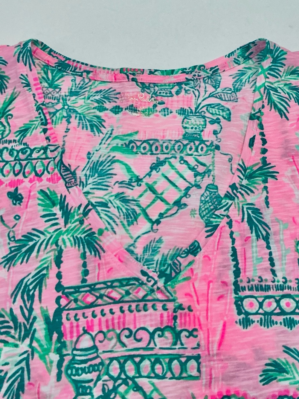 LILLY PULITZER, Etta V- Neck “Wish You Were Here” Short Sleeve Tee Shirt, Size M - Picture 6 of 11